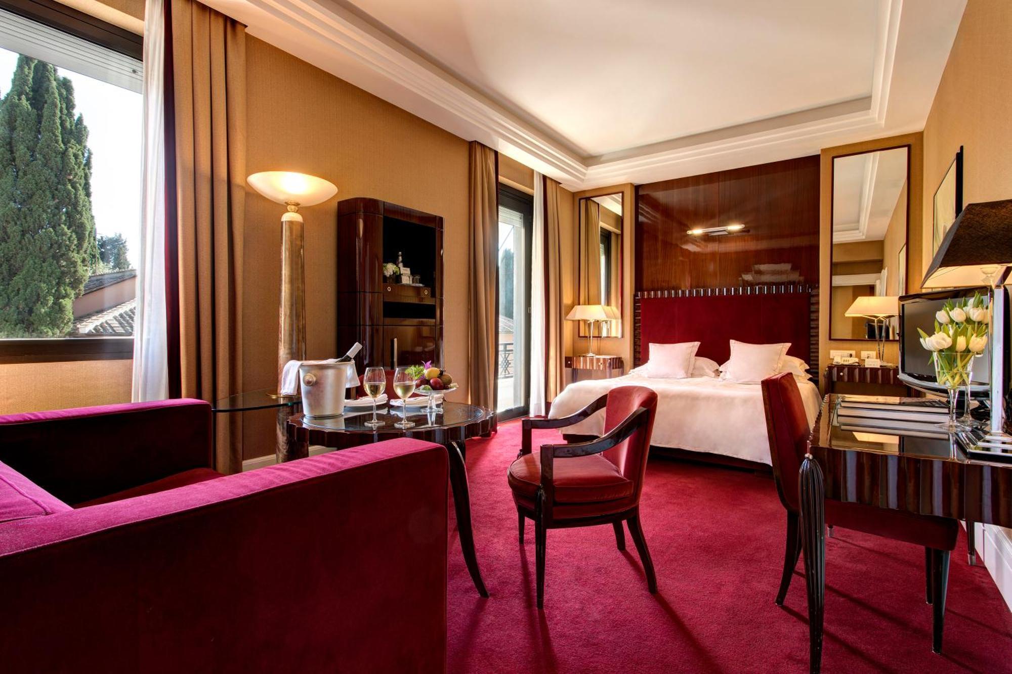 Lord Byron - Small Luxury Of The World Roma